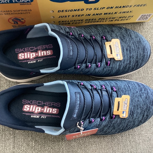 Skechers Women's Slip-ins: Summits - Dazzling Haze Casual Sneakers, size 9 W - Picture 3 of 13